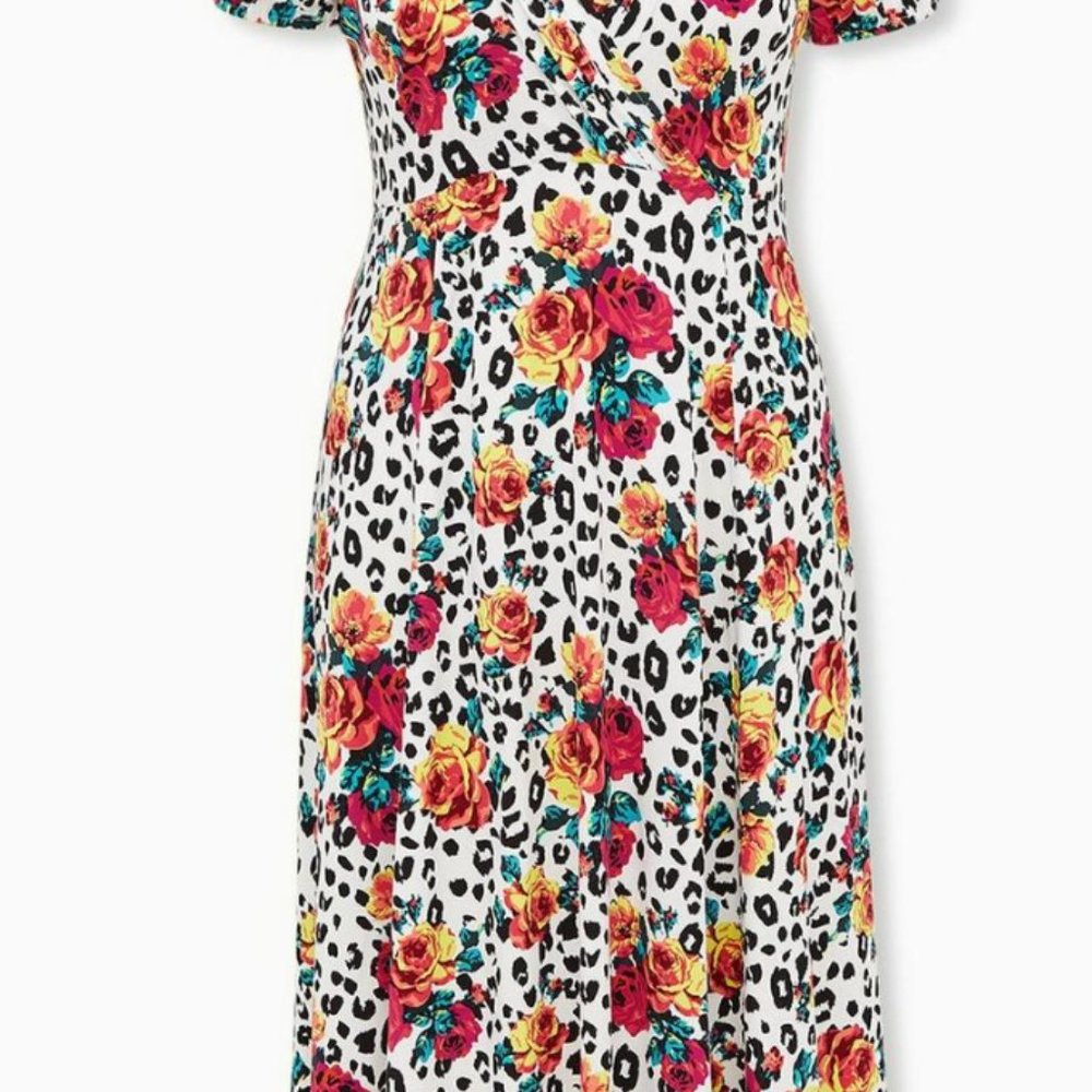 TORRID X BETSEY JOHNSON WHITE LEOPARD FLORAL DRESS - Picture 3 of 3